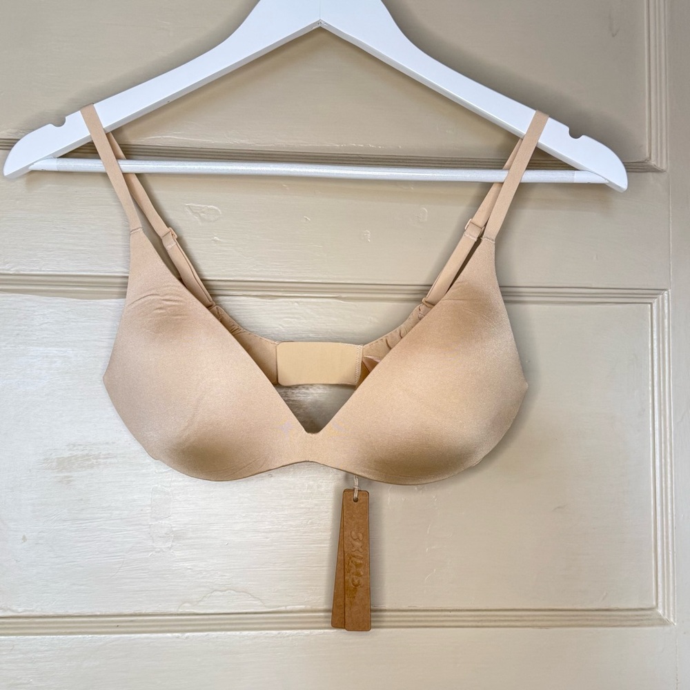 SOLD SKIMS Nude/Beige Seamless T-Shirt Bra